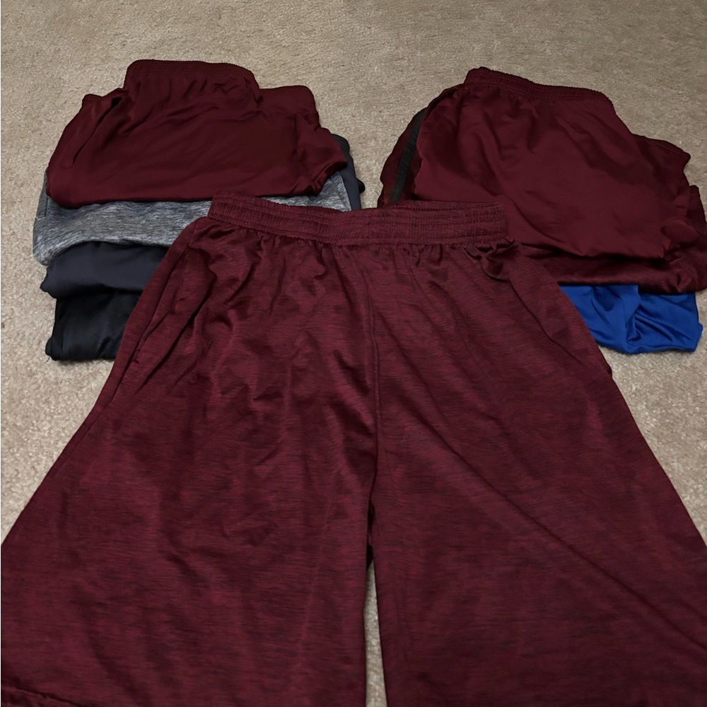 Essentials shorts - Picture 3 of 4